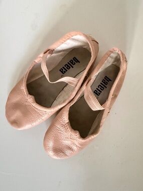 Balera girls nude ballet slippers size 2